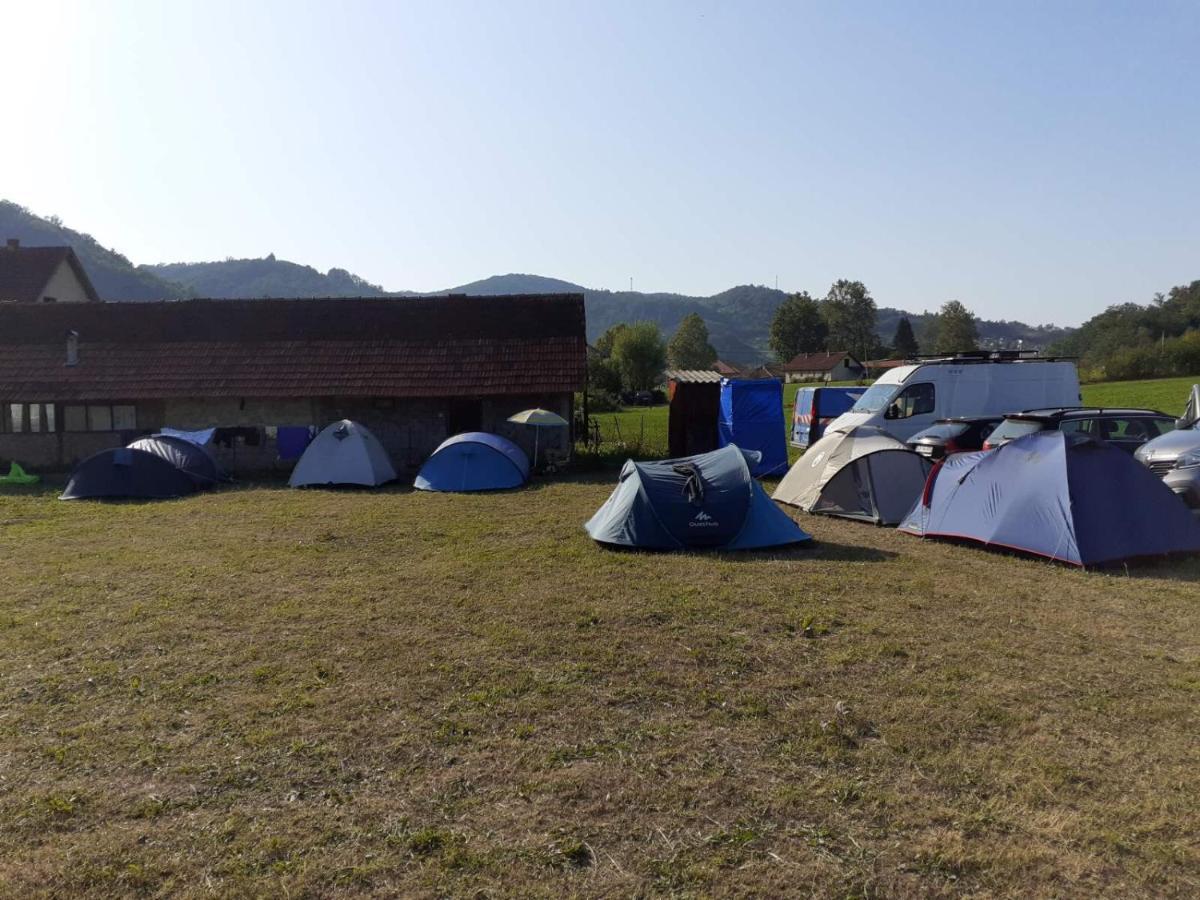 Отель Dragacevska Avlija - Camp Гуча Экстерьер фото