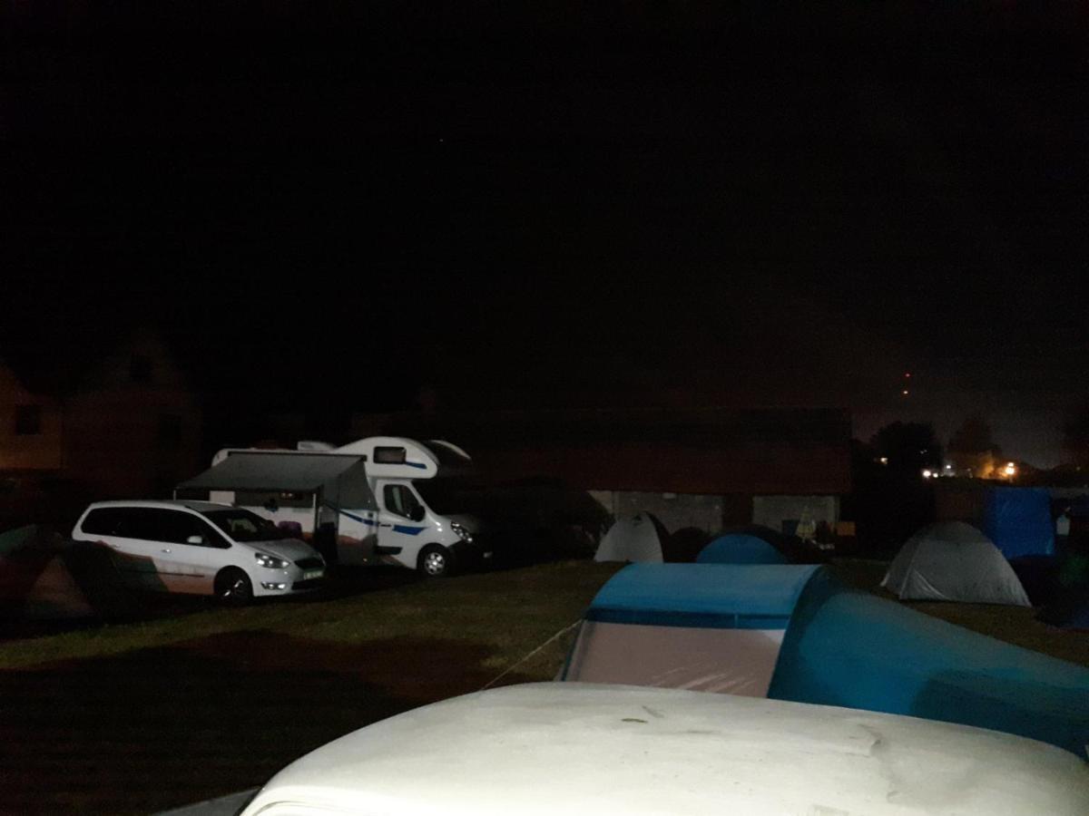 Отель Dragacevska Avlija - Camp Гуча Экстерьер фото
